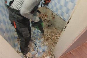 Виж снимка 3 Снимка номер 3 за Къртене на бани Плевен фирма Конструкт, Събаряне на стени, Контейнери за отпадъц